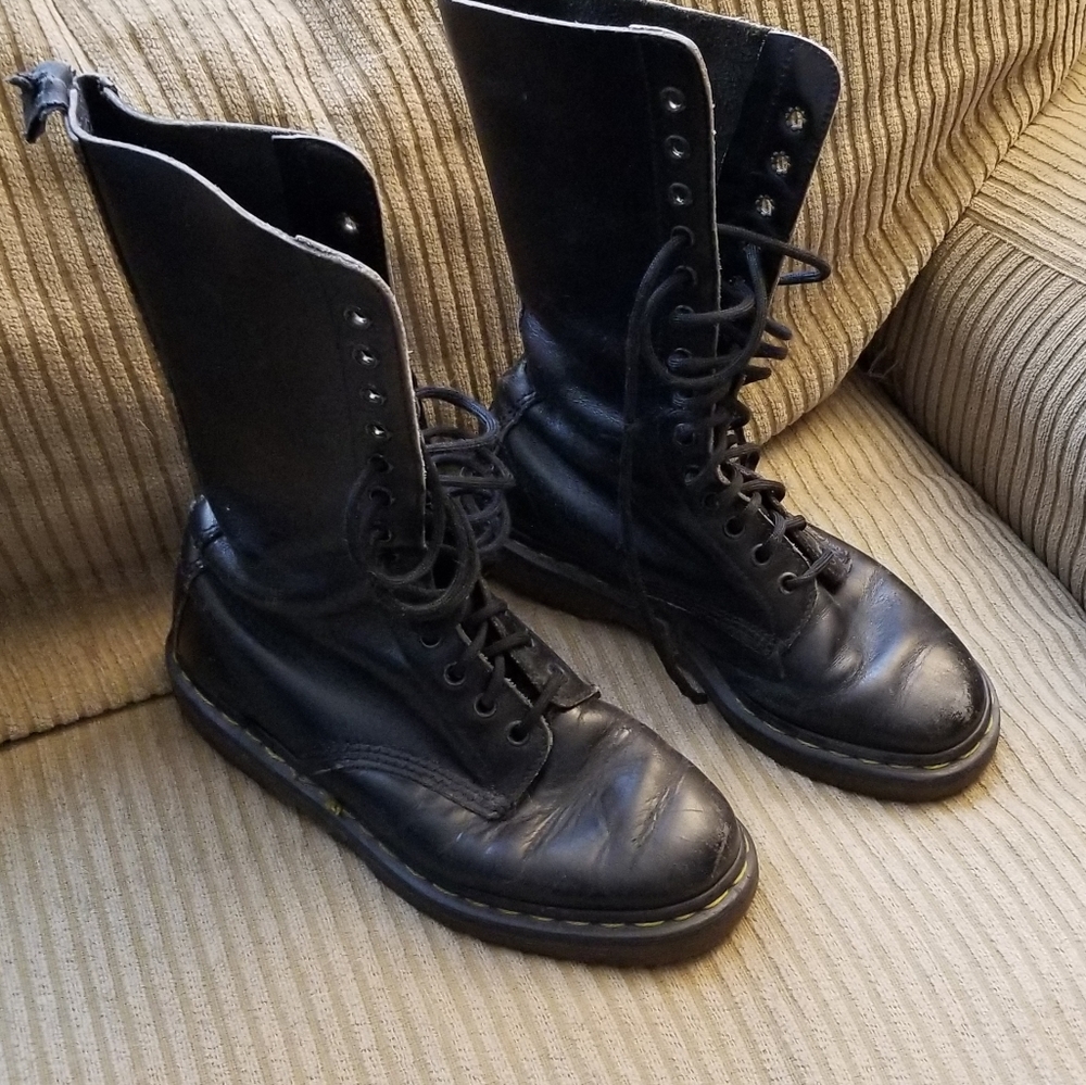 Dr. MARTENS